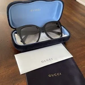 Gucci Wide High Bridge fit - like new Gucci | Accessories | Gucci Sunglasses Wide High Bridge Fit  main image 2